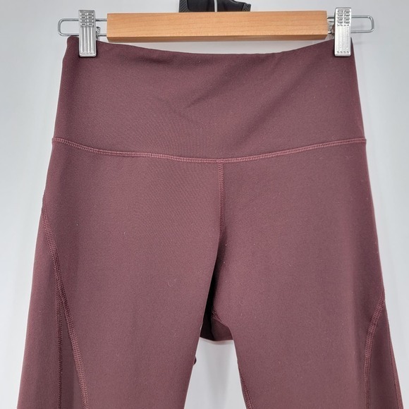 Old Navy Women's Athletic Elevate Go Dry Mesh Detail Leggings Purple Size Small - Picture 3 of 11